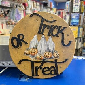 Halloween Trick or Treat Wall Decor - Gold and Black